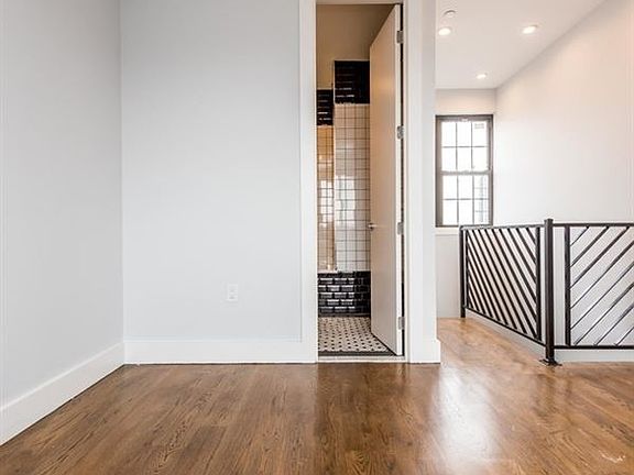 4th image of 634 Kosciuszko St APT 1