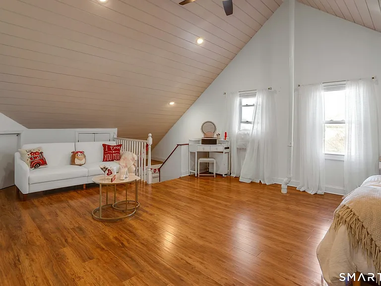 144 Overland Ave — Photo 16