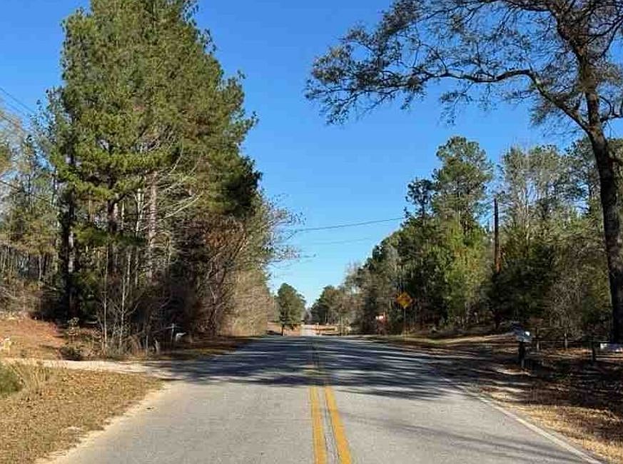Exterior Neighborhood (street photo)
