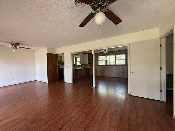 2nd image of 101 Morris Circle