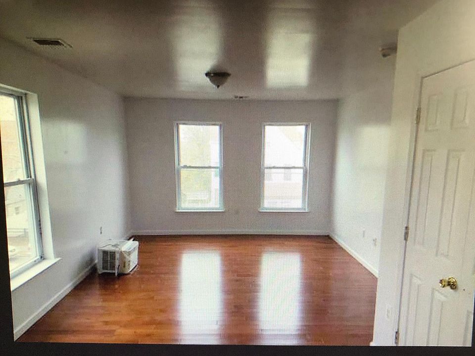2nd image of 106 Union Ave