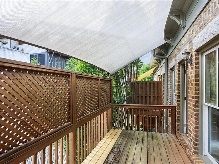 805 Highland Green Way NE — Photo 24
