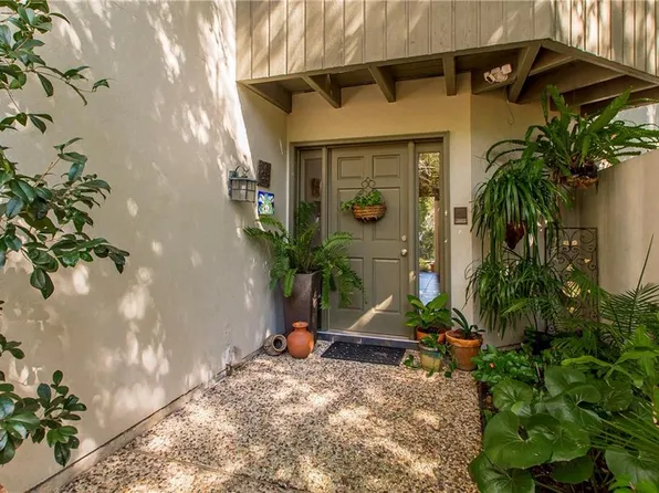 100 Tchefuncte Oaks Dr #100, Mandeville, LA 70471