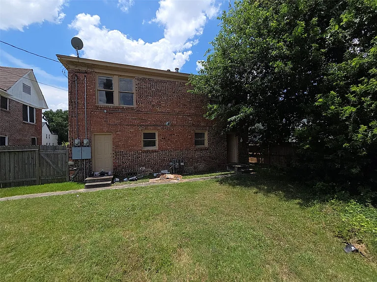2805 Cleburne St — Photo 13