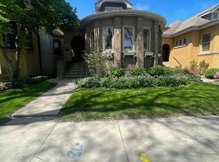 6108 N Maplewood Ave, Chicago, IL 60659