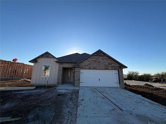 3rd image of 112 Hejl Dr