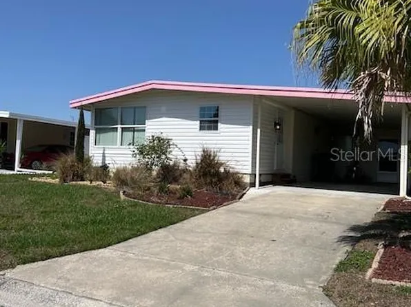 715 Surrey Pl, Leesburg, FL 34748