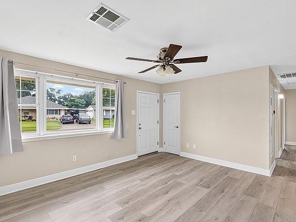 3rd image of 8849 Fulton St