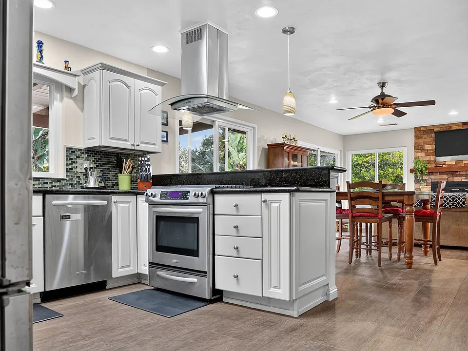 13660 Acorn Patch Ln