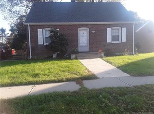 77 Arbor Dr, Southport, CT 06890