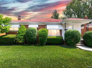 26300 Ursuline St, Saint Clair Shores, MI 48081