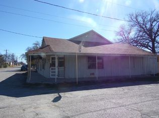 415 W Cortinas St, Del Rio, TX 78840