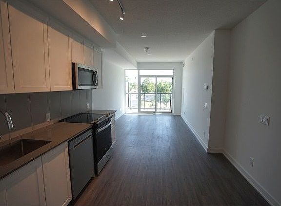 4th image of 681 Yonge St #227