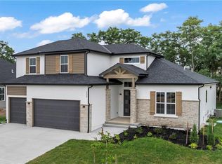 2505 NE Woodland Oak Cir, Lees Summit, MO 64086