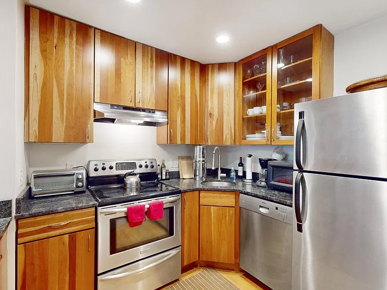 144 Commonwealth Ave #5 — Photo 7