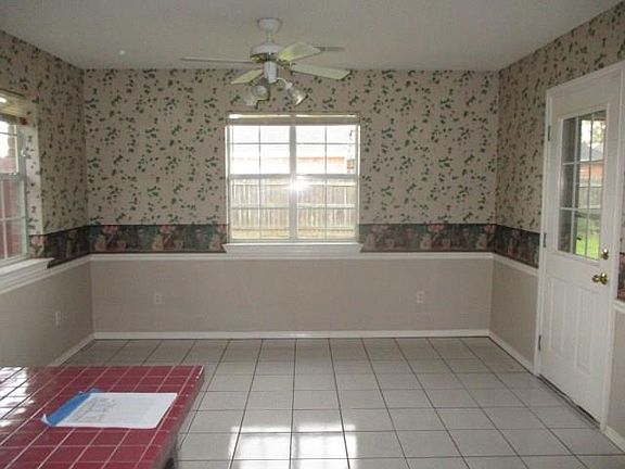 4th image of 1108 Whitehall Ln