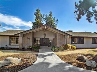 888 E Sequoia Dr, Dinuba, CA 93618