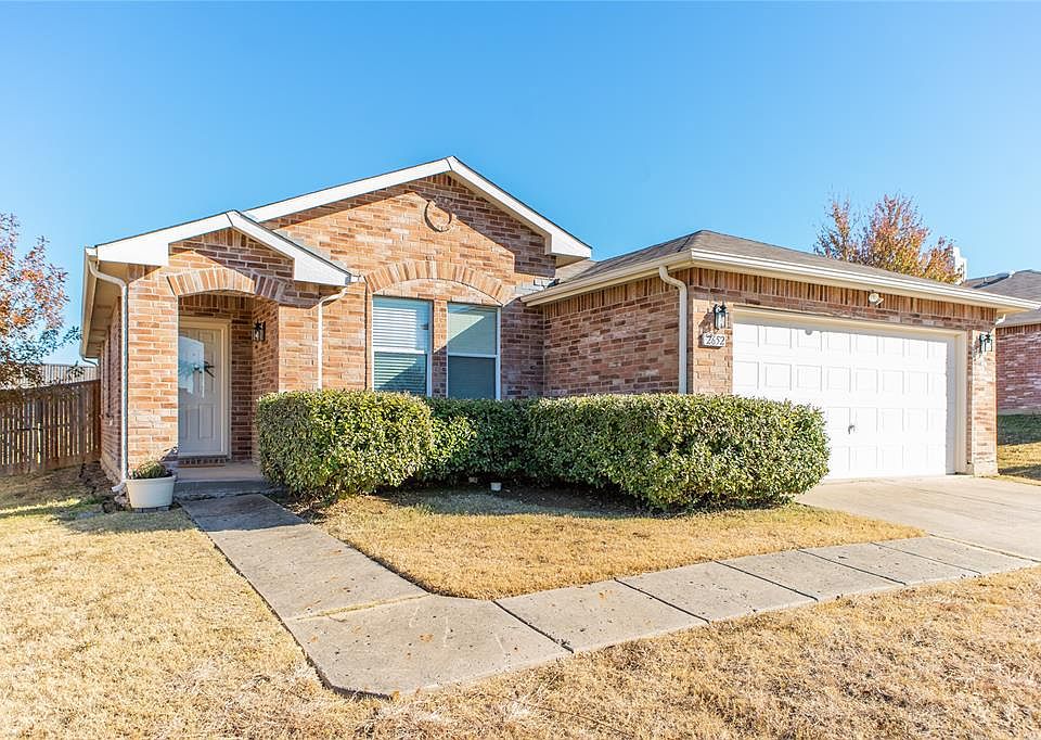 1st image of 2652 Shorewood Dr