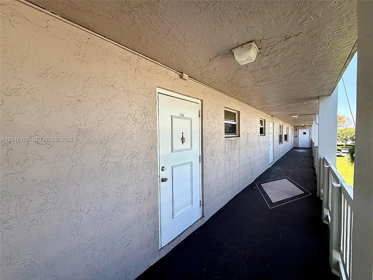 1075 Riverside Dr #306 — Photo 3