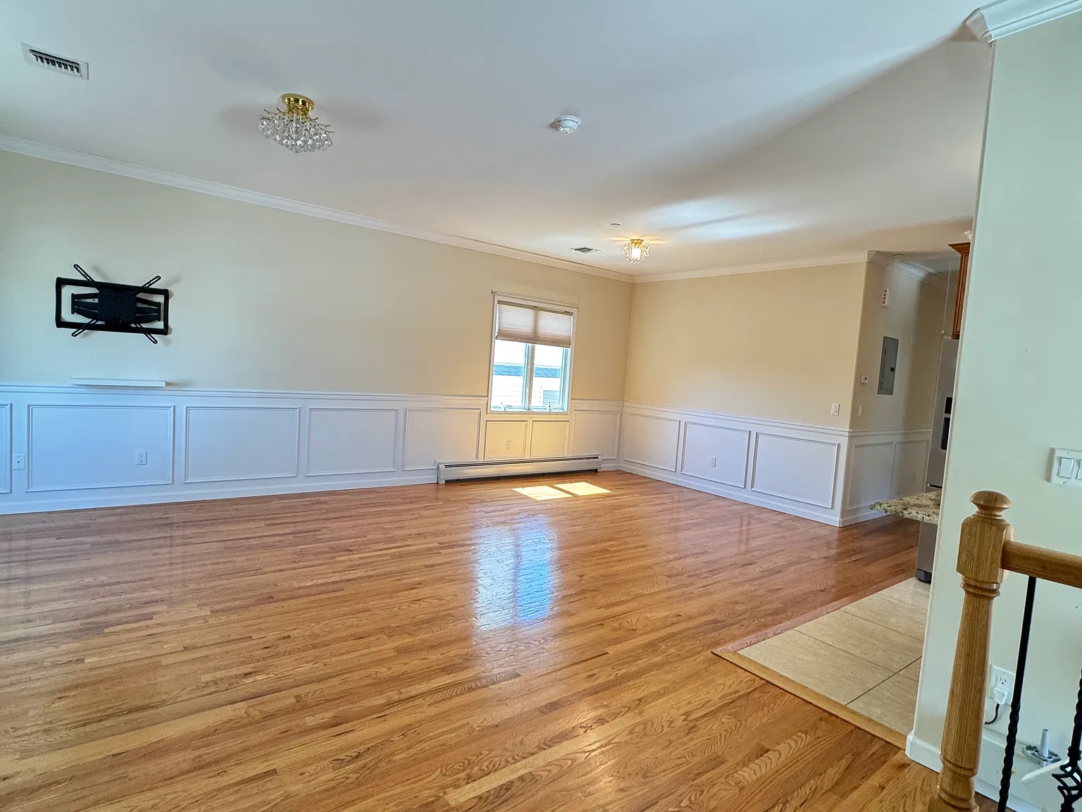 3 bed, 1200 sqft, $3,100 — Photo 4