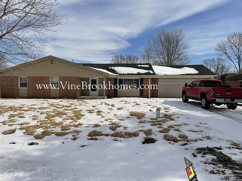 1st image of 327 Cedar Glen Dr