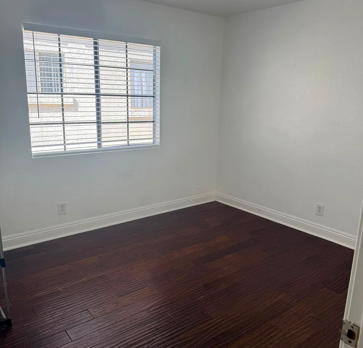 3 bed, 1087 sqft, $3,800 — Photo 3