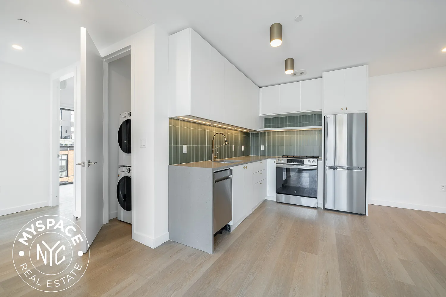 527 Grand Avenue — Photo 4