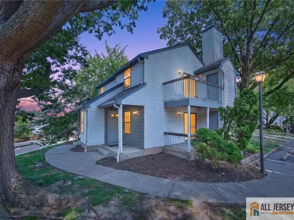 502 Woodbridge Commons Way, Iselin, NJ 08830