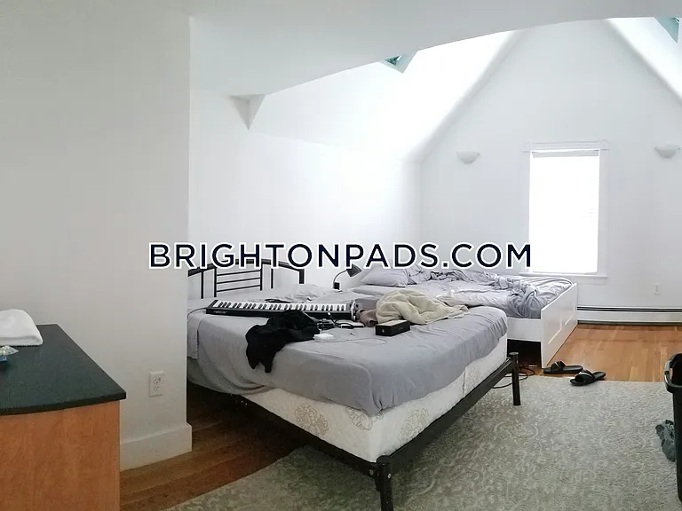 29 Brackett St #2 — Photo 6