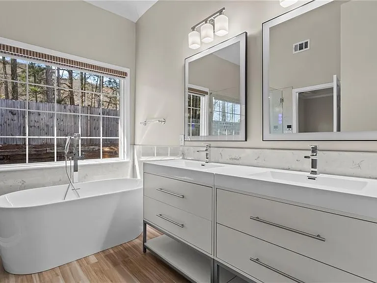3030 Northcliff Dr — Photo 15