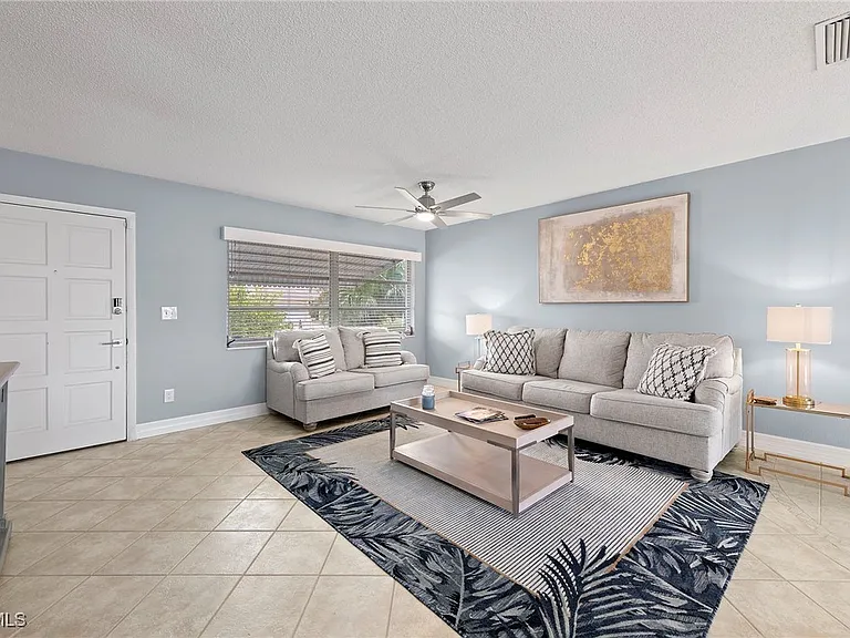 5240 SW 2nd Pl — Photo 5