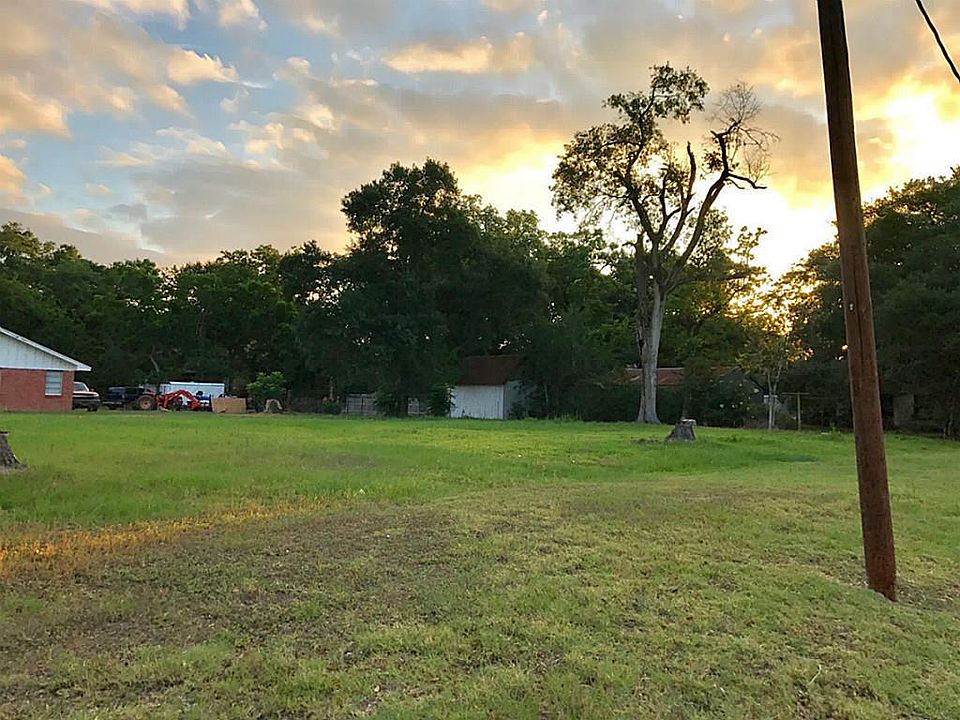 1st image of 1402 Avenue D