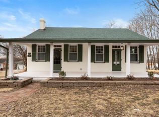 359 Rue Street Jean St, Florissant, MO 63031
