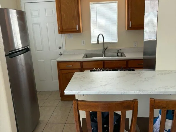 115 E Ellis St #A, Long Beach, CA 90805