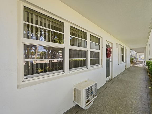 3rd image of 551 DURHAM Circle #T