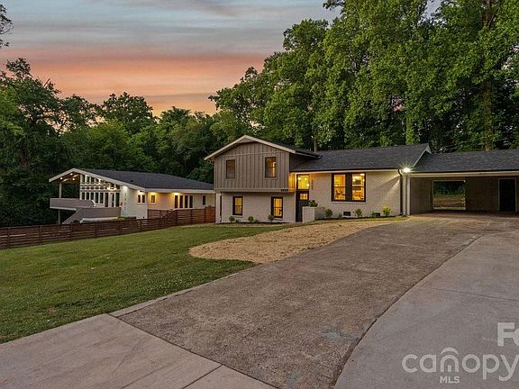 2nd image of 3400 Campbell Dr