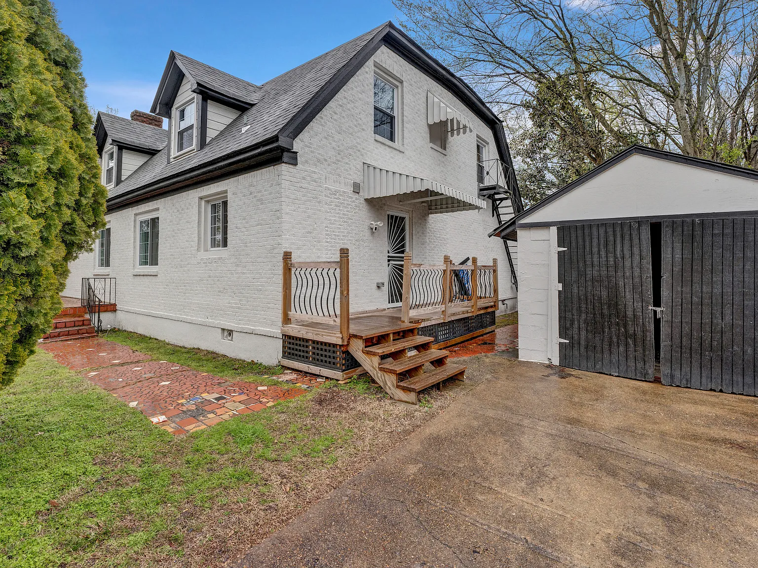 Fully Furnished 6 Bed/4 Bath Home Ready To Go — Photo 4