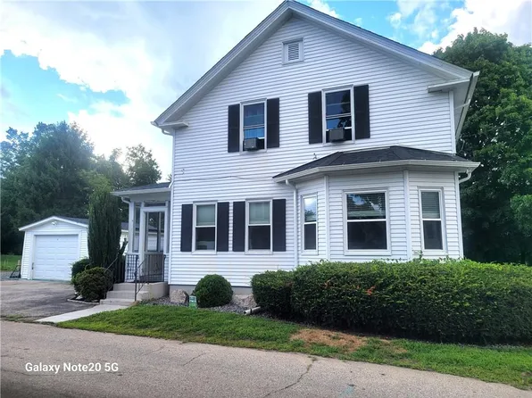 18 Taft St, Coventry, RI 02816