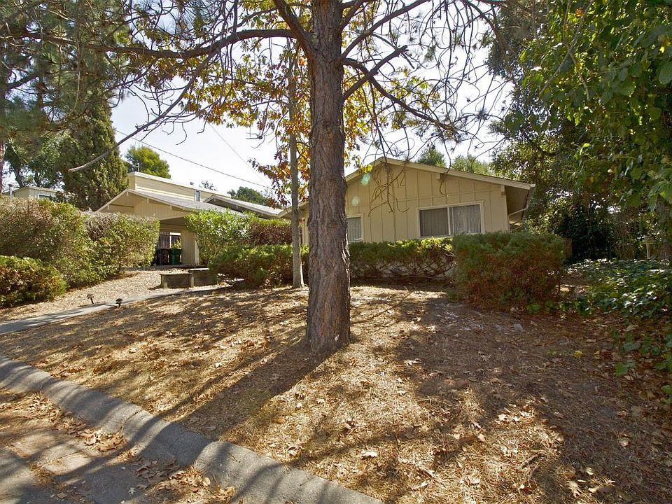 1st image of 106 Christel Oaks Dr