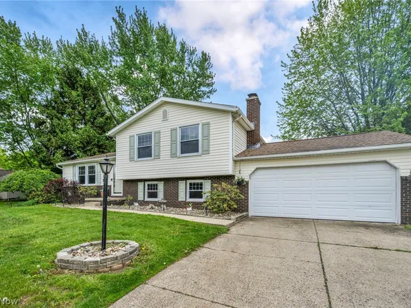 1044 Tumbleweed St NE, Uniontown, OH 44685