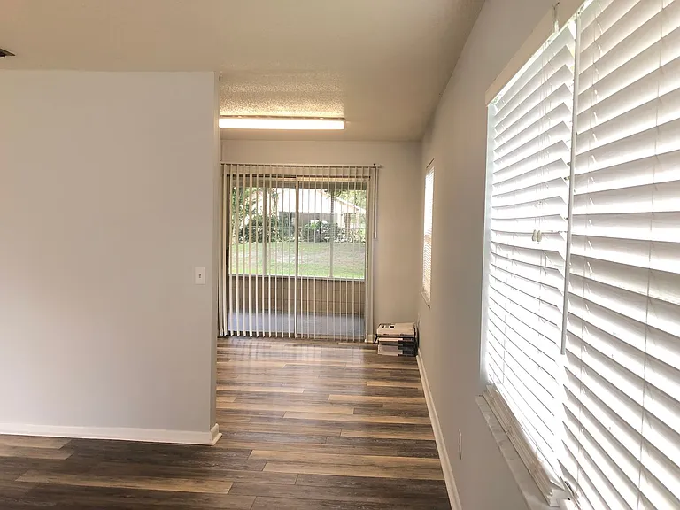 10602 Allisheim Ave — Photo 9
