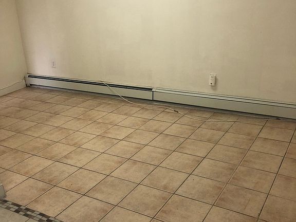 5th image of 51 Atlantic St