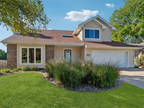 5700 Aspen Dr, West Des Moines, IA 50266