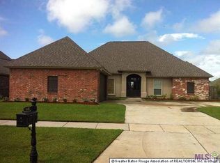 6605 Lakeridge Dr, Zachary, LA 70791