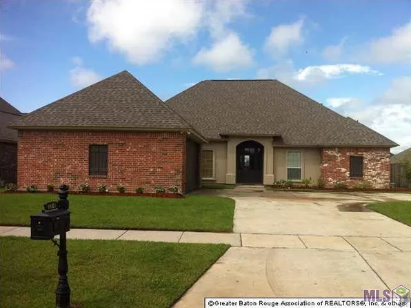 6605 Lakeridge Dr, Zachary, LA 70791
