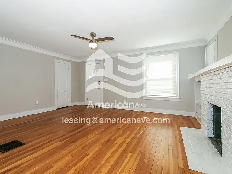 712080_004_living_room_13935250.jpg