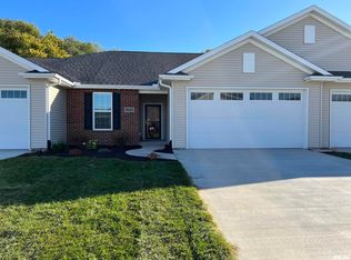 5633 Kristi Ln, Bettendorf, IA 52722