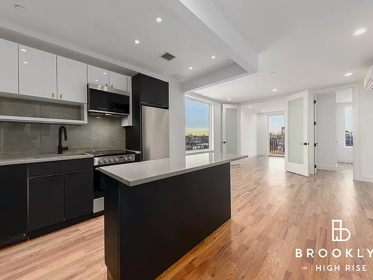 1010 Rogers Ave #4C — Photo 1