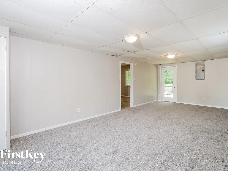 4315 Standish Dr — Photo 9