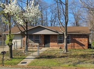 402 Loop W, Roland, OK 74954